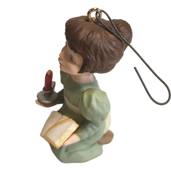 Prayer for Peace Hallmark Keepsake Ornament sculpted by Joyce Lyle 1996 - Picture 3 of 11